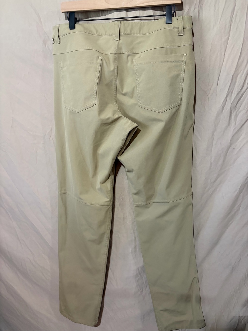 Lululemon pants - Picture 3 of 4